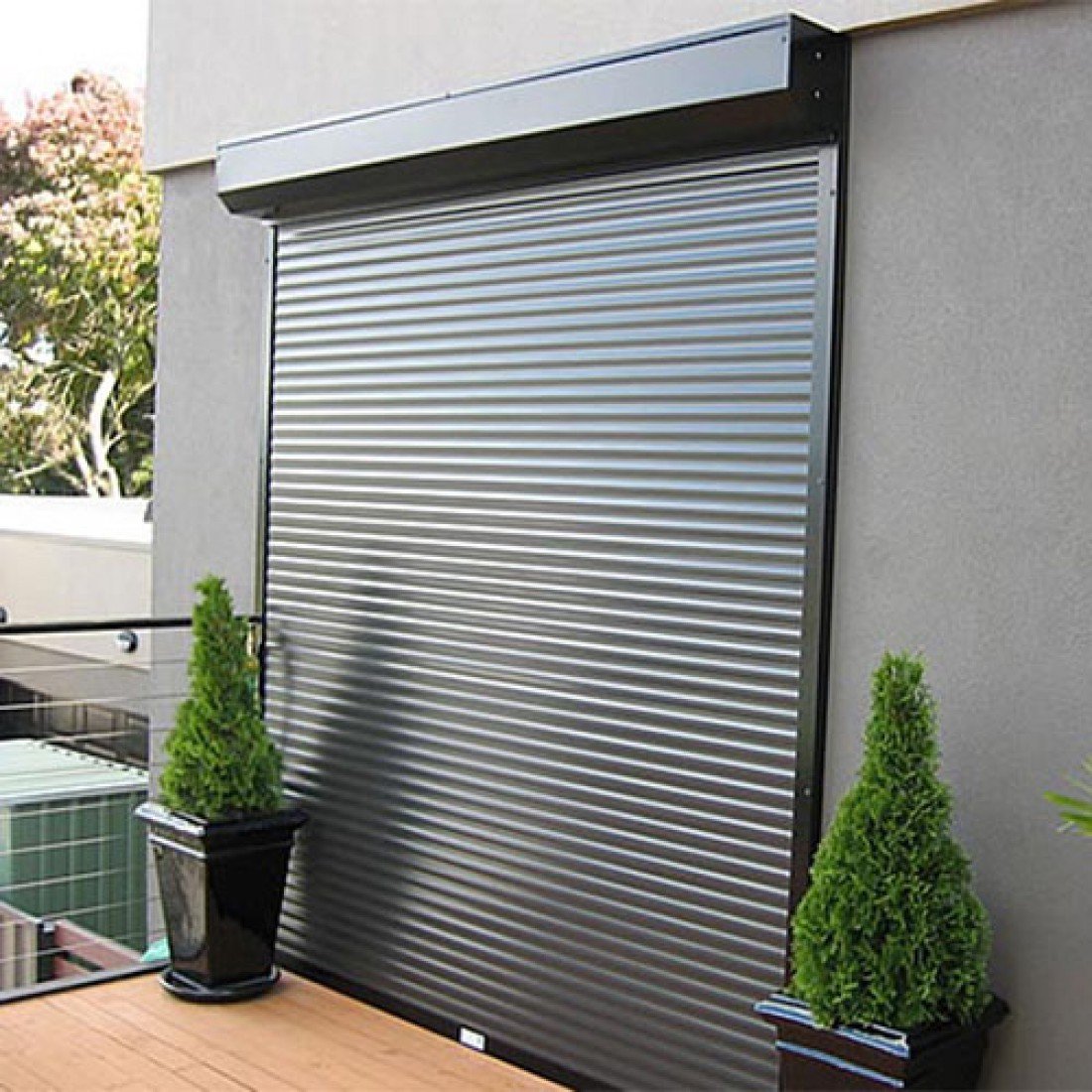 роллетные ставни алютех. рольставни алютех накладной монтаж. роллеты на окна алютех. алютекс рольставни на окна. защитные жалюзи.